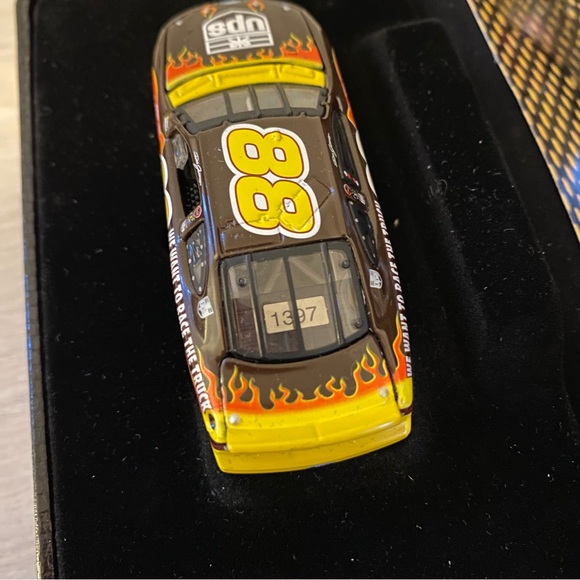 2001 Action RCCA ELITE Dale Jarrett #88 UPS Ford Taurus 1397 of 1800 MINT 1/64 - Picture 8 of 9